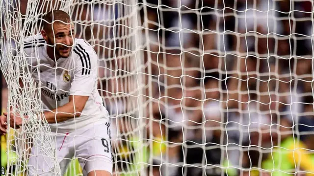 Real Madrid striker Karim Benzema celebrates his goal against Athletic Bilbao