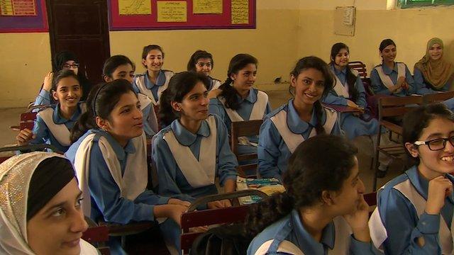 Schoolgirsl in Pakistan