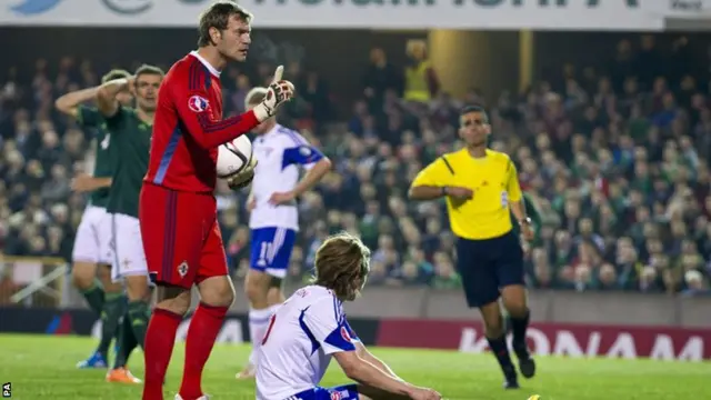 Joan Edmundsson wins a penalty for Faroe Islands