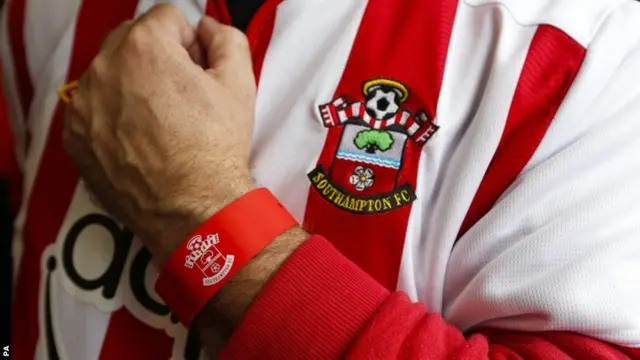 Southampton fan in kit