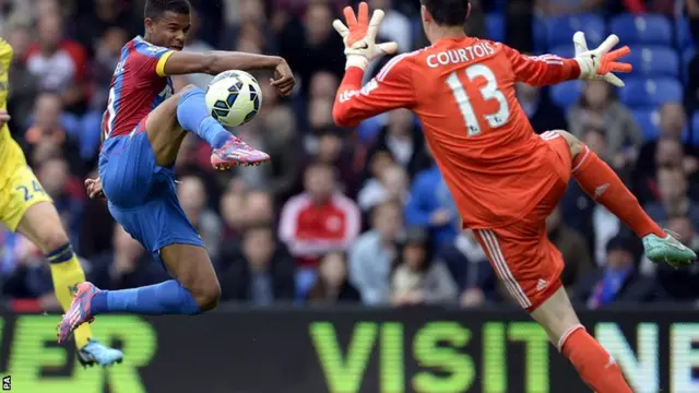 Fraizer Campbell shoots