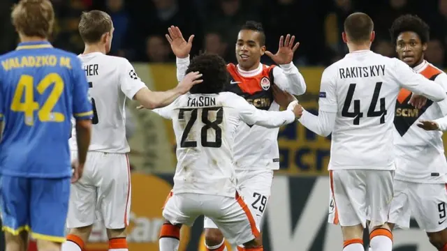 Shakhtar Donetsk celebrate