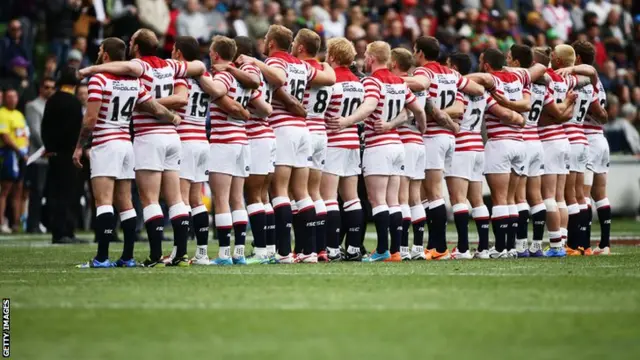 England sing their national anthem