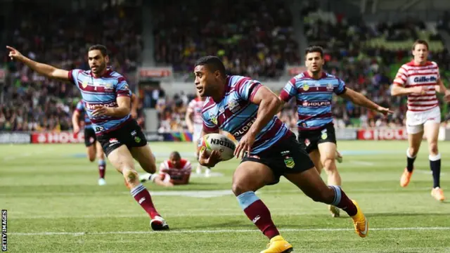 Michael Jennings scores for Australia