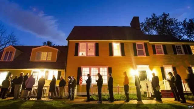 Virginia residents wait in line in the pre-dawn hours to vote in the 2014 US midterm elections at a historic property called the Hunter House at Nottoway Park in Vienna, Virginia, USA, 4 November 2014