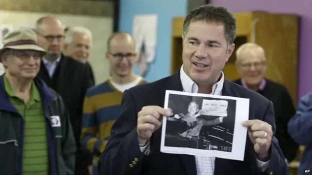 Democratic Senate candidate US Rep. Bruce Braley speaks to supporters in Ottumwa, Iowa, 3 November 2014