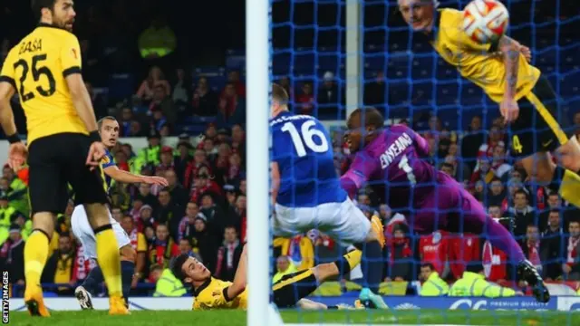 Leon Osman scores the opening goal