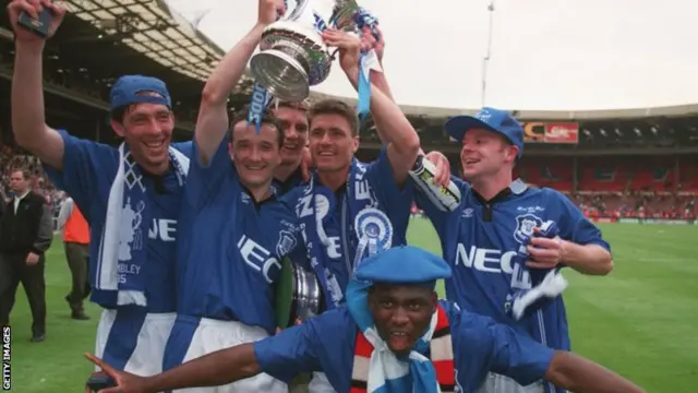 Everton celebrate in 1995