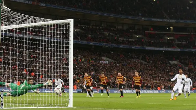 Swansea beat Bradford in the 2013 Capital One cup final