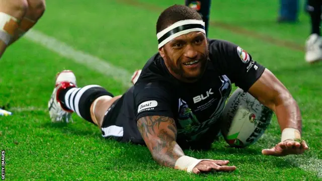 Manu Vatuvei scores for New Zealand