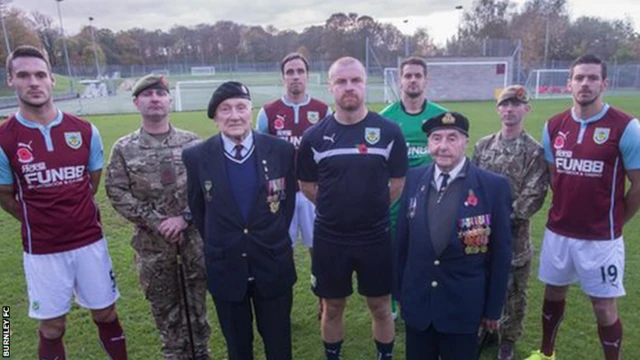 Burnley players with war veterans