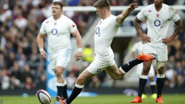 Owen Farrell kicks a penalty