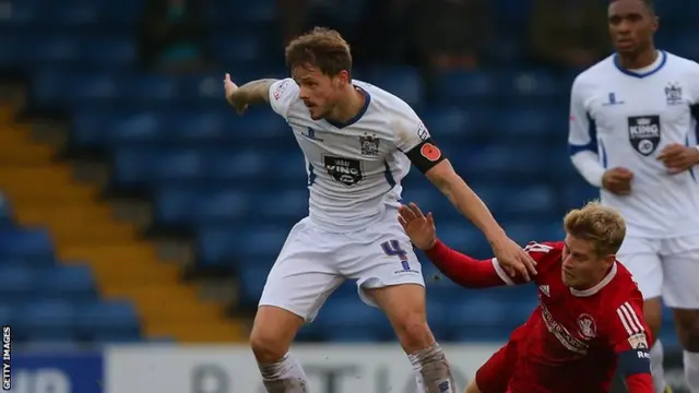 Andrew Tutte scores for Bury against Hemel Hempstead