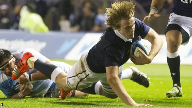 Jonny Gray scores try for Scotland