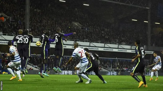 Eduardo Vargas hits a free-kick straight in to the Manchester City defence