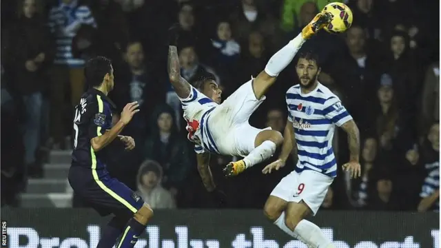 Eduardo Vargas attempts an over-head kick