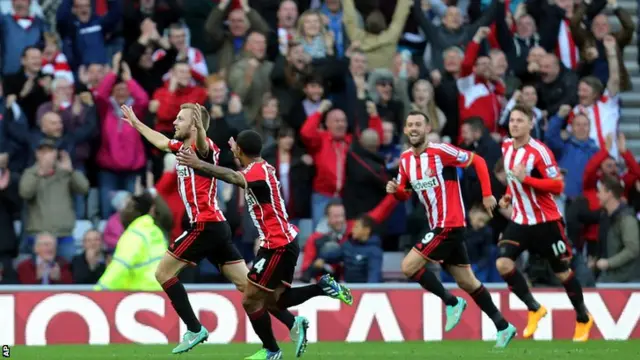 Sunderland celebrate after scoring against Everton