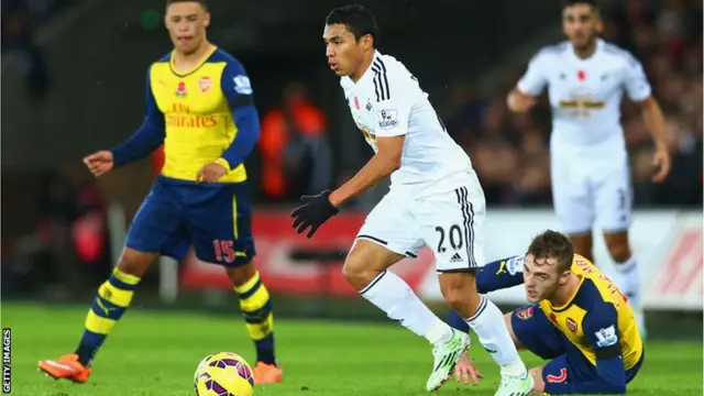 Jefferson Montero goes past Calum Chambers