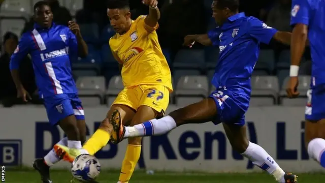 Callum Robinson in action for Preston at Havant & Waterlooville