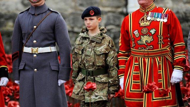 Harry plants the final ceramic poppy