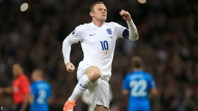 Wayne Rooney celebrates