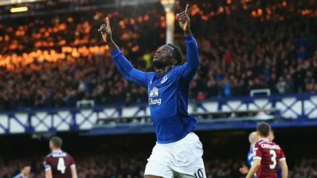 Romelu Lukaku celebrates