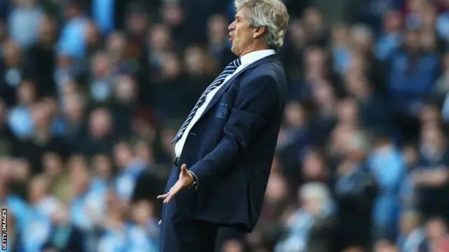 Manuel Pellegrini reacts