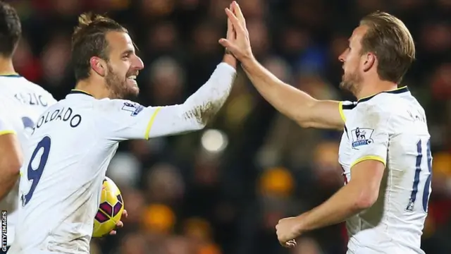 Roberto Soldado and Harry Kane celebrate