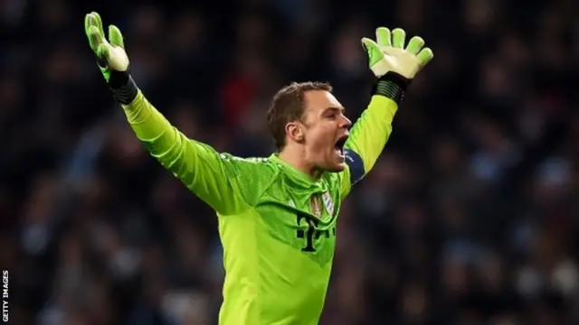 Manuel Neuer reacts