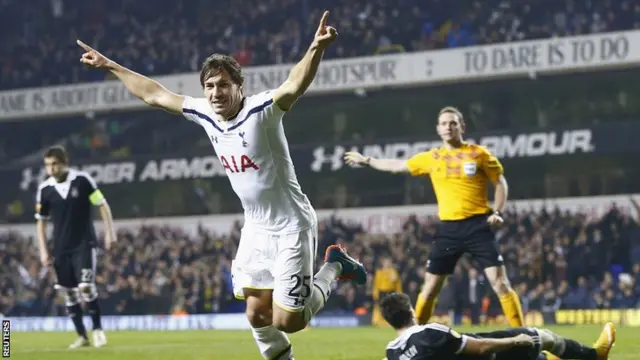 Benjamin Stambouli celebrates for Tottenham