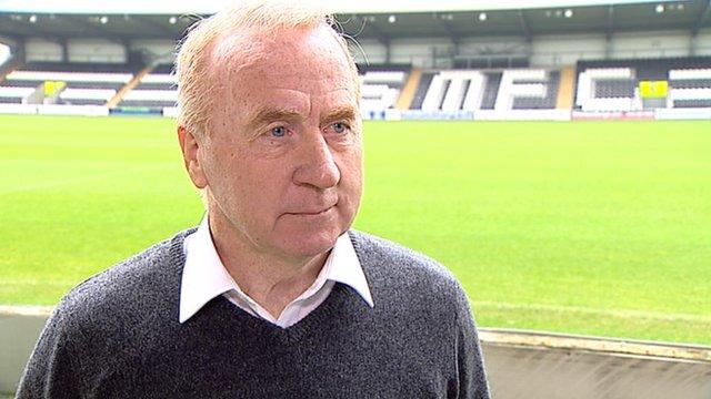 St Mirren manager Tommy Craig