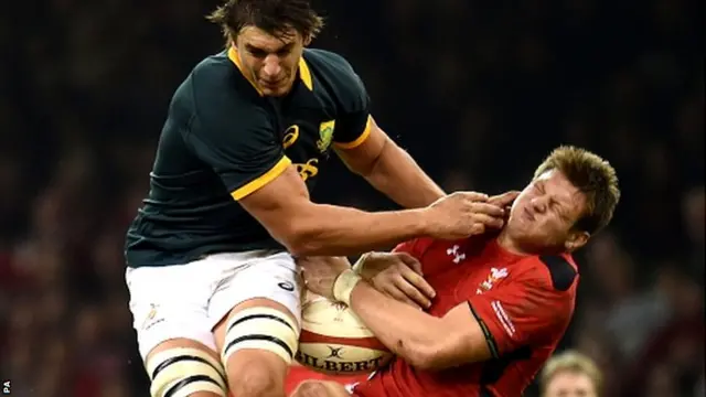 South Africa's Eben Etzebeth (left) and Wales' Dan Biggar