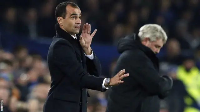 Roberrto Martinez and Steve Bruce on the touchline at Goodison Park