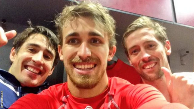 Marc Muniesa, Peter Crouch and Bojan