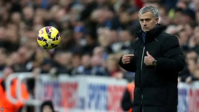 Chelsea manager Jose Mourinho (right)