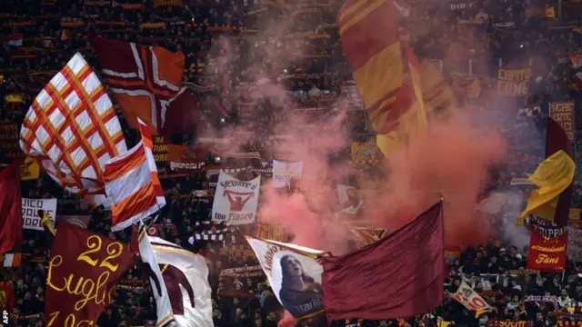 Roma fans