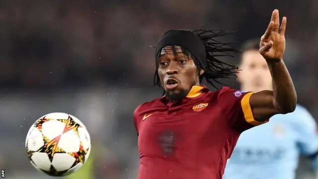 Roma's Gervinho controls the ball