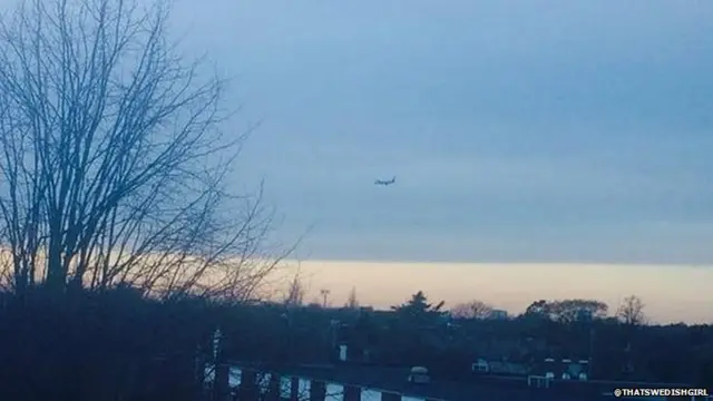 Plane coming in to Heathrow