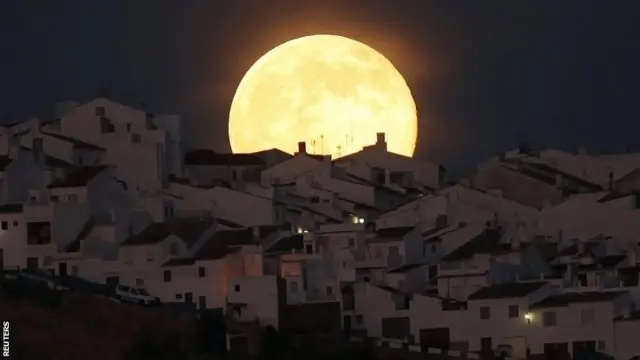 Supermoon in Cadiz