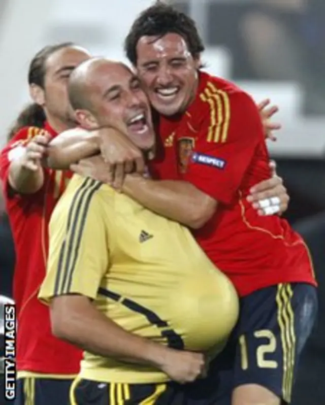 Pepe Reina and Santi Cazorla