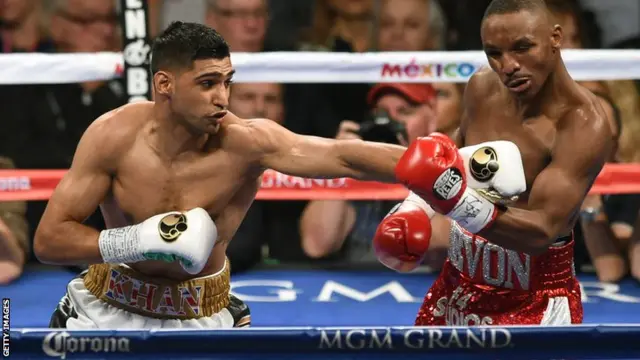 Amir Khan and Devon Alexander in round one