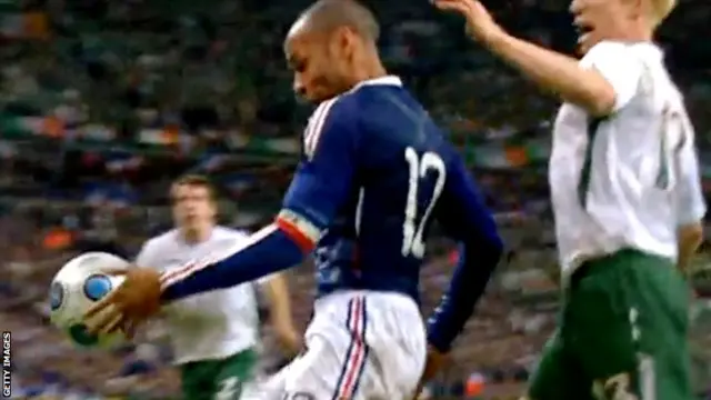 Thierry Henry handball