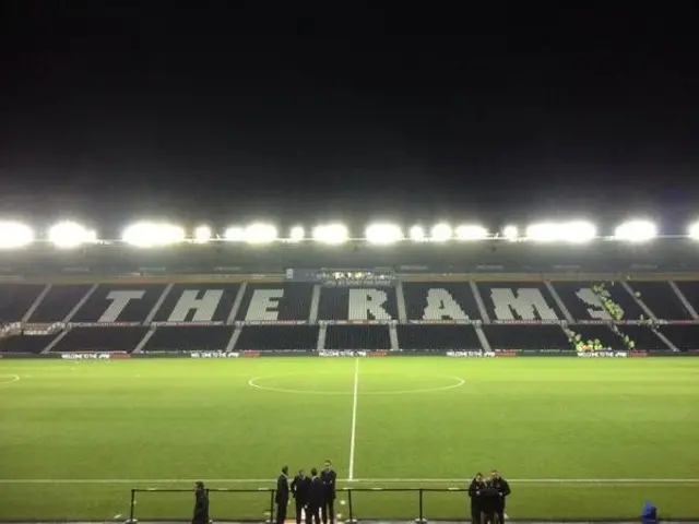 The Blues arrive at the iPro Stadium