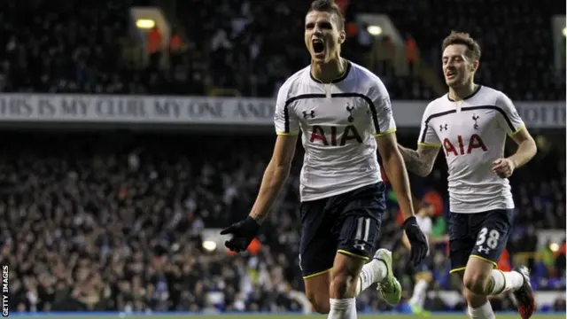 Erik Lamela celebrates