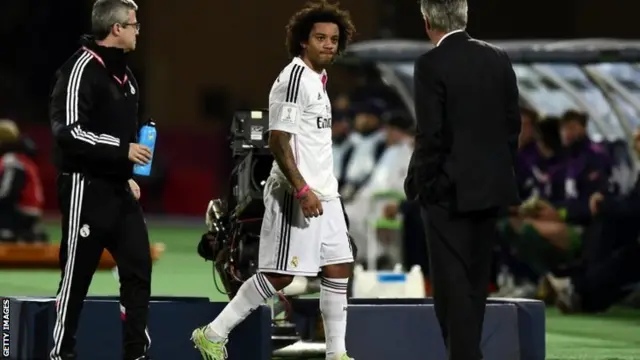 Marcelo leaves the field injured