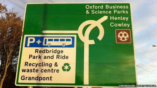 Kennington Roundabout sign