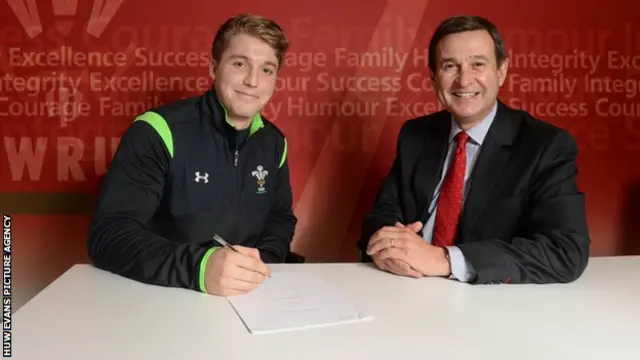 Tyler Morgan is the first uncapped player to sign a Welsh national dual contract