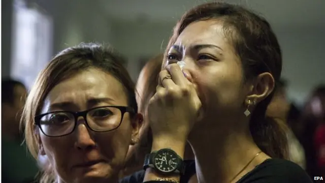 relatives wait at Juanda Airport surabaya 28 December 2014