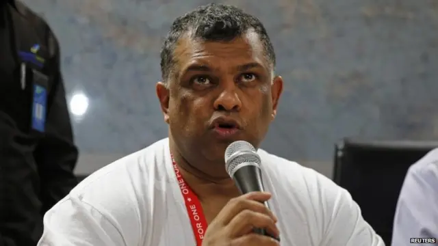 AirAsia CEO Tony Fernandez speaks at a news conference at the Juanda International Airport, Surabaya on 28 December 2014.