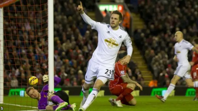 Gylvi Sigurdsson celebrates